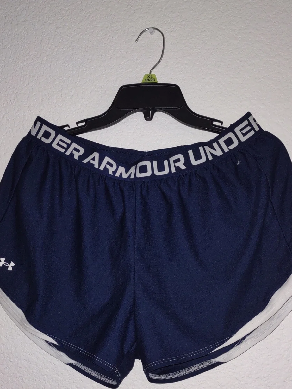 Under Armour XL Women's Athletic Shorts